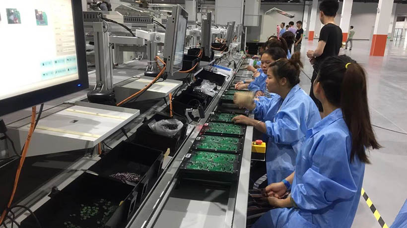 Hệ thống quản lý MES liền mạch và hiệu quả với Panel PC Công Nghiệp